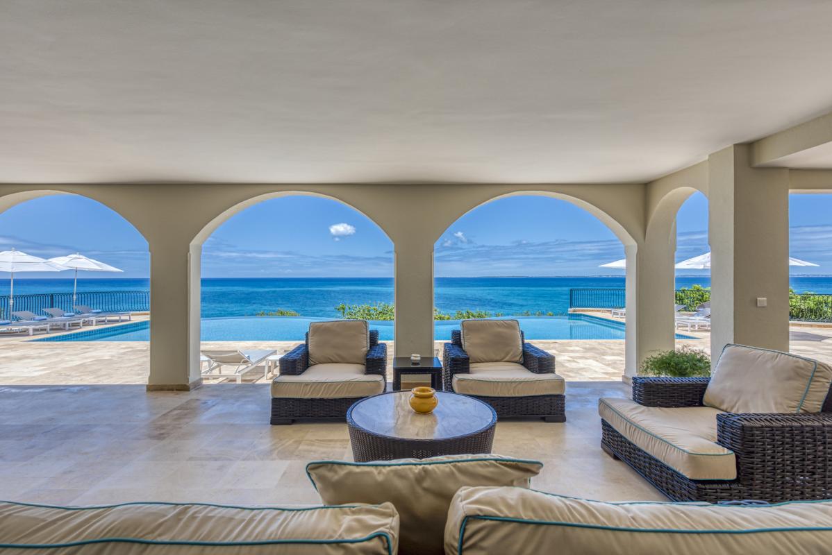 6 Location villa piscine vue mer Terres Basses Saint Martin_salon vue mer